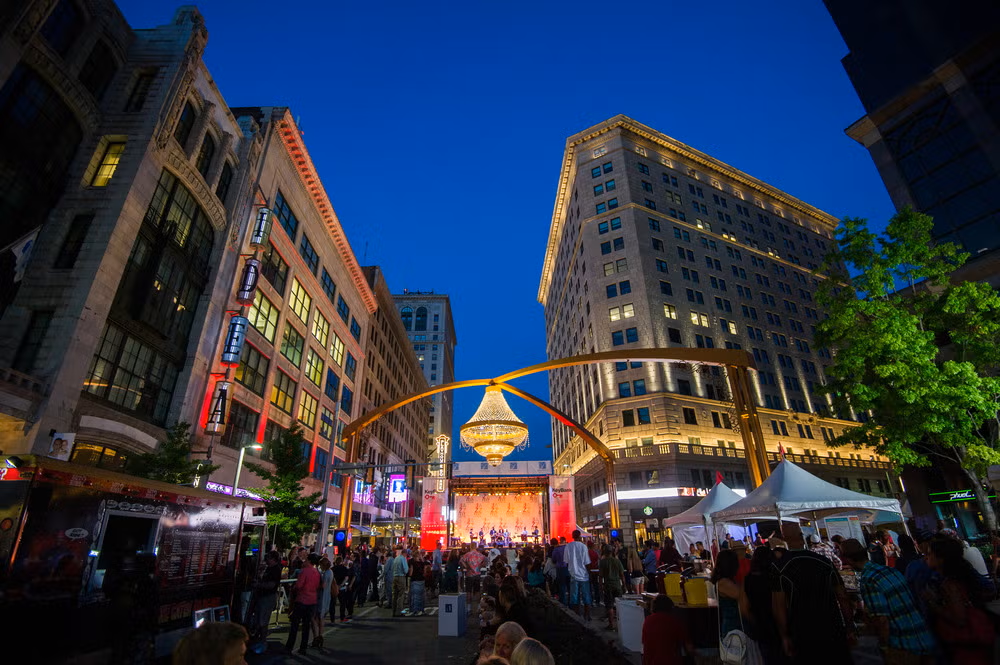 GE Chandelier - PlayhouseSquare