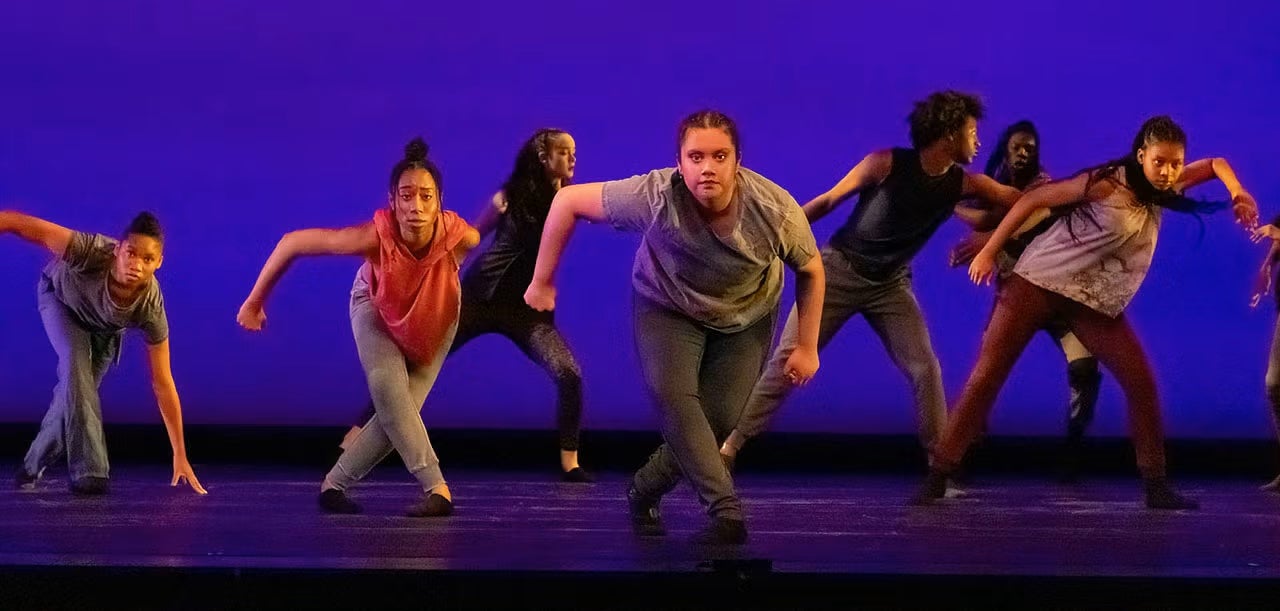 Dance Theatre students performing