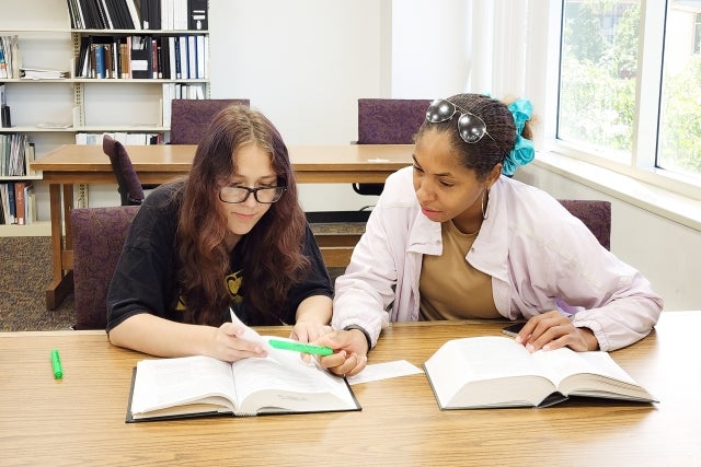 Pre-Law Students Visit Law Library