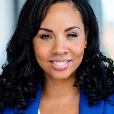 Shayla Headshot
